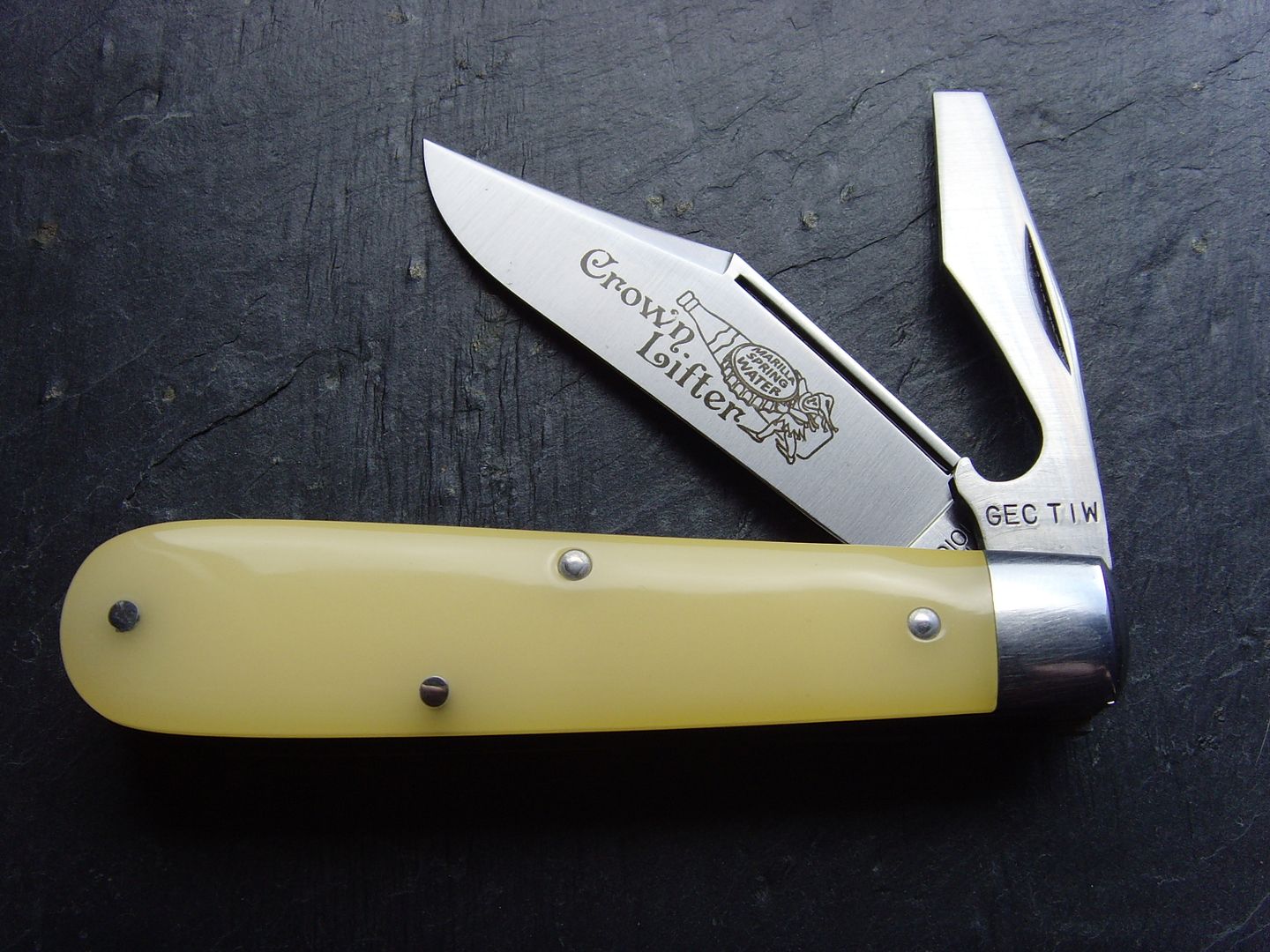 Suggestions for a traditional knife with bottle opener