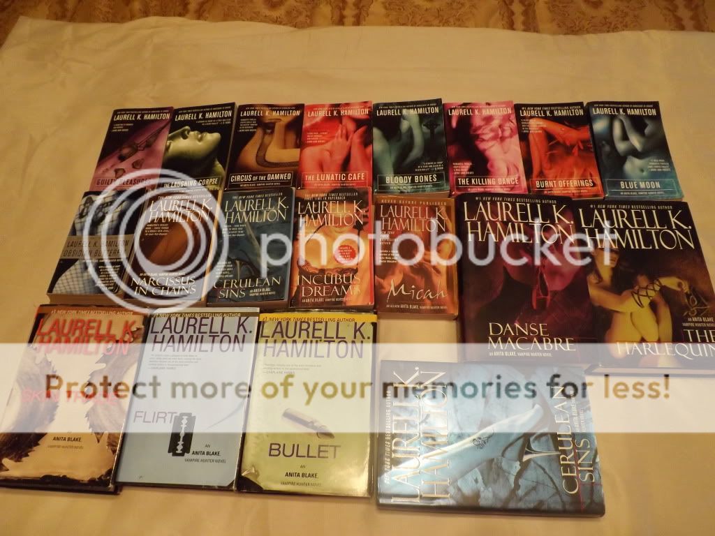 Laurell K Hamilton Anita Blake Set of 18 Books